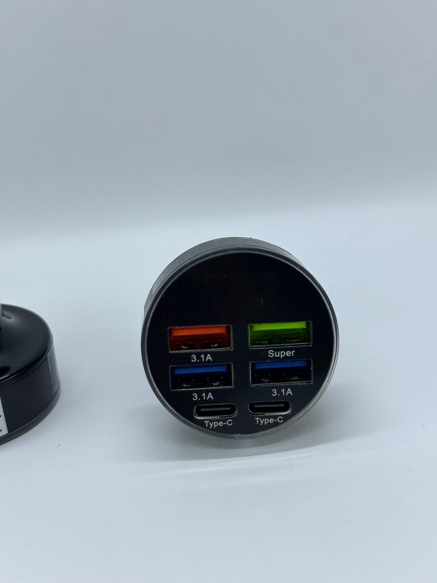 Зарядно за кола с волтметър – 4x USB + 2x Type-C | 3.1A Super Fast Charging