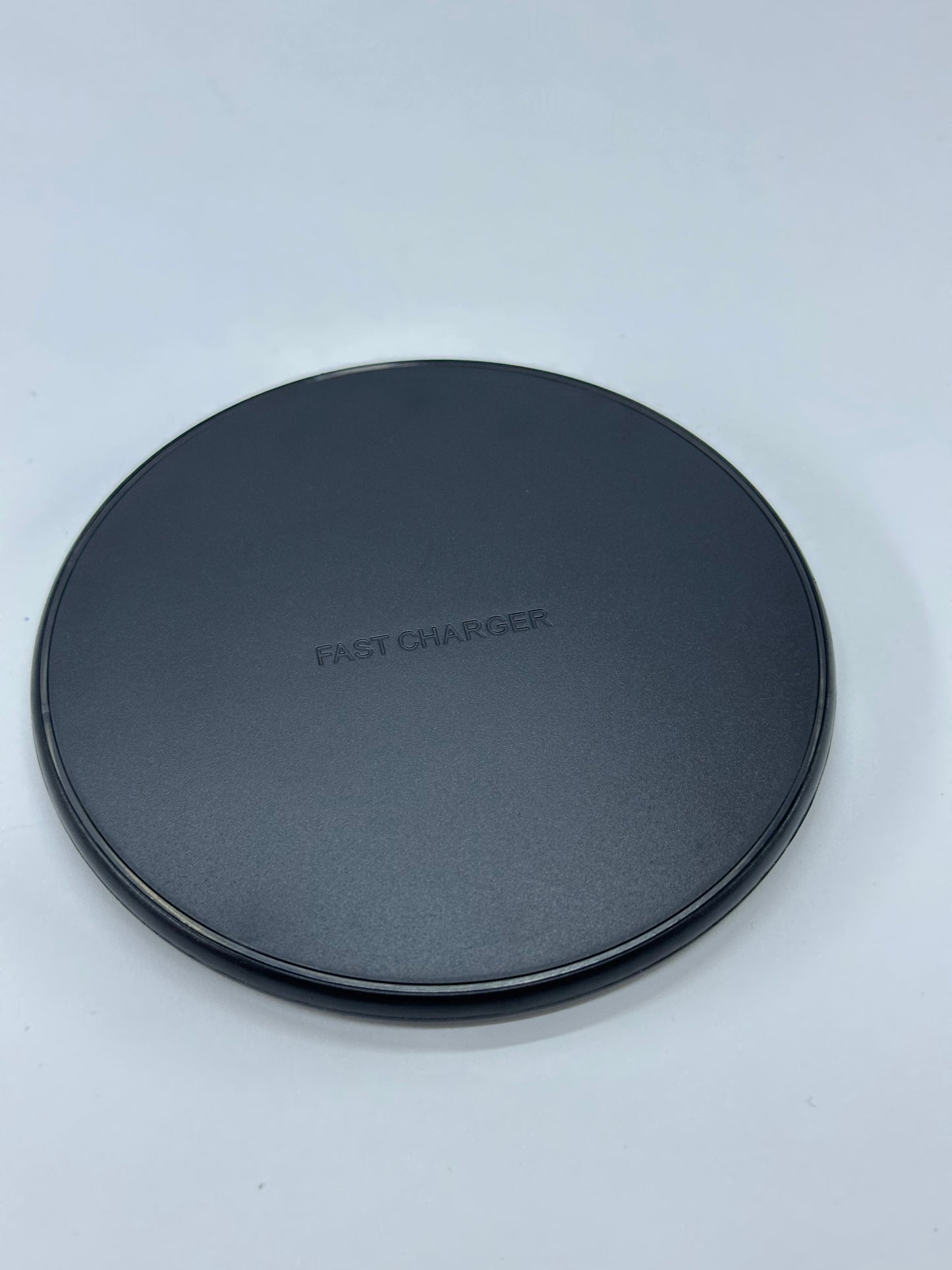 Безжично зарядно Fast Charger - Съвместимо с всички Qi устройства