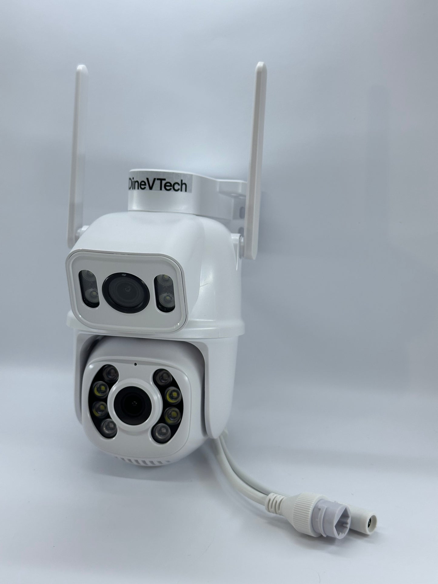 iCSee DineVTech Dual 5+5MP WiFi PTZ Камера с Автоматично Проследяване и Нощно Виждане до 50 м