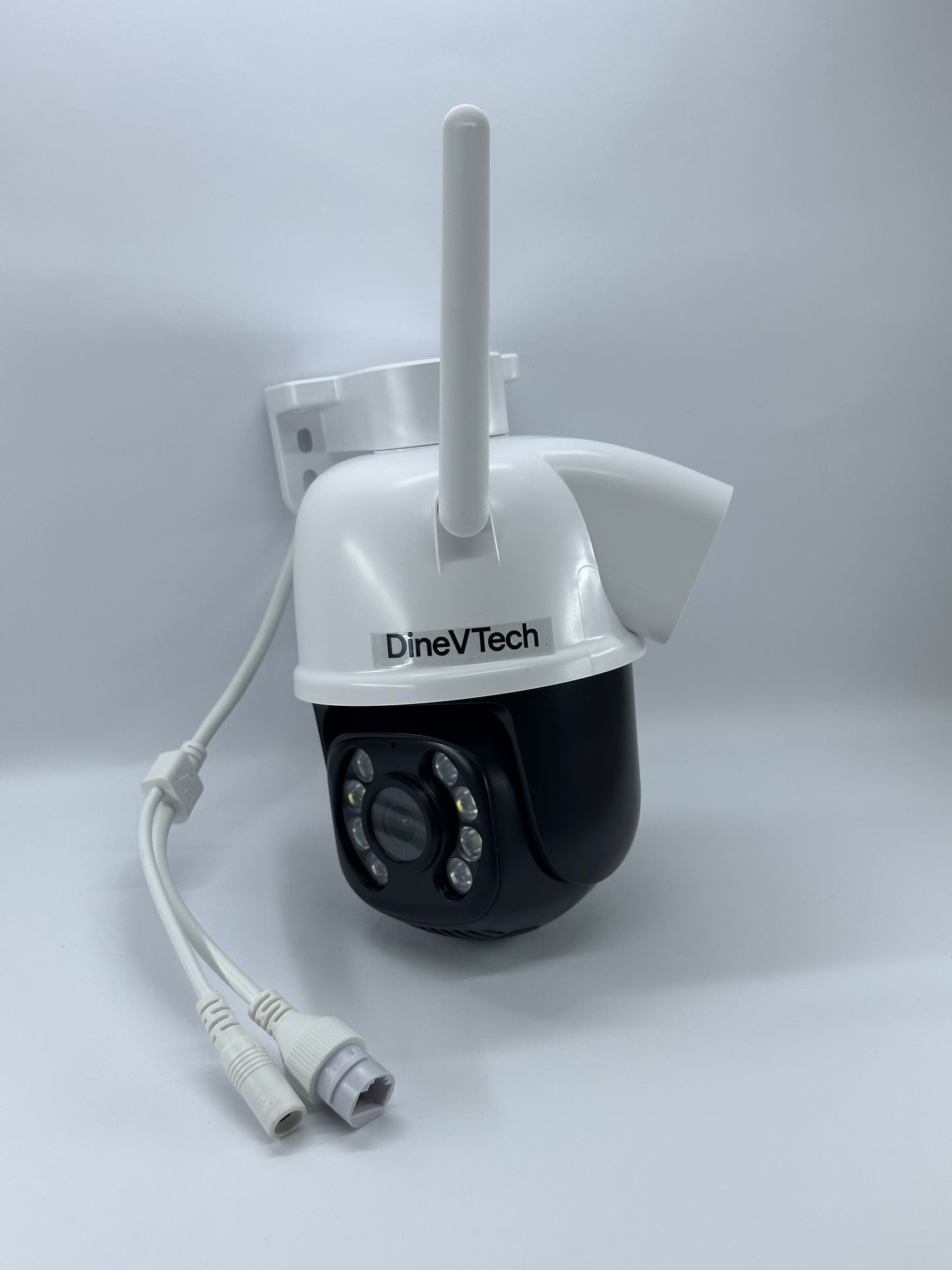 iCSee DineVTech Dual 5+5MP WiFi PTZ Камера с Автоматично Проследяване и Нощно Виждане до 50 м