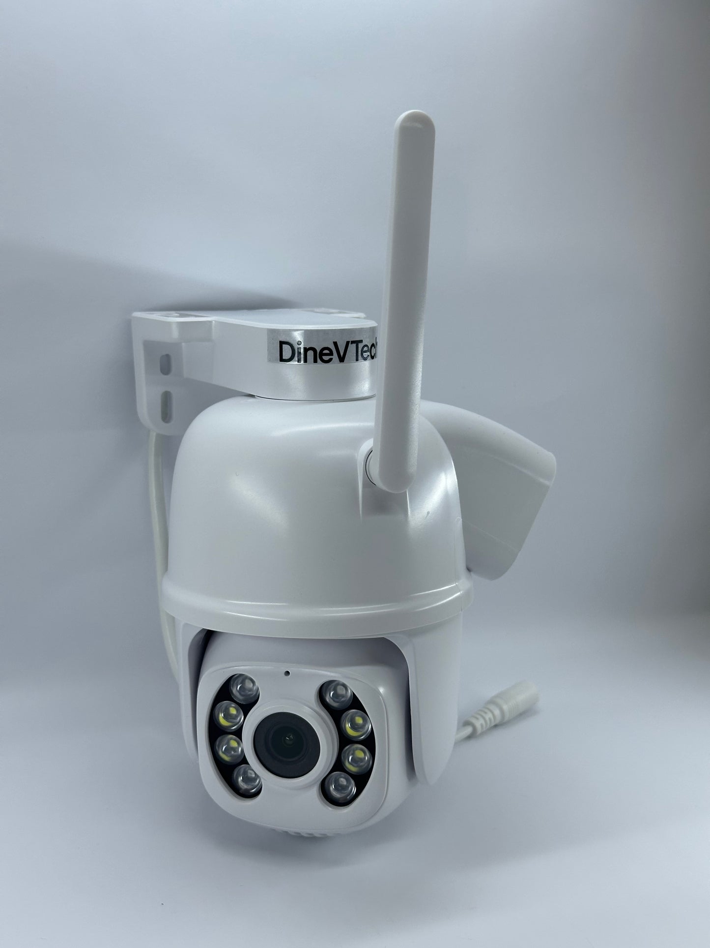 iCSee DineVTech Dual 5+5MP WiFi PTZ Камера с Автоматично Проследяване и Нощно Виждане до 50 м
