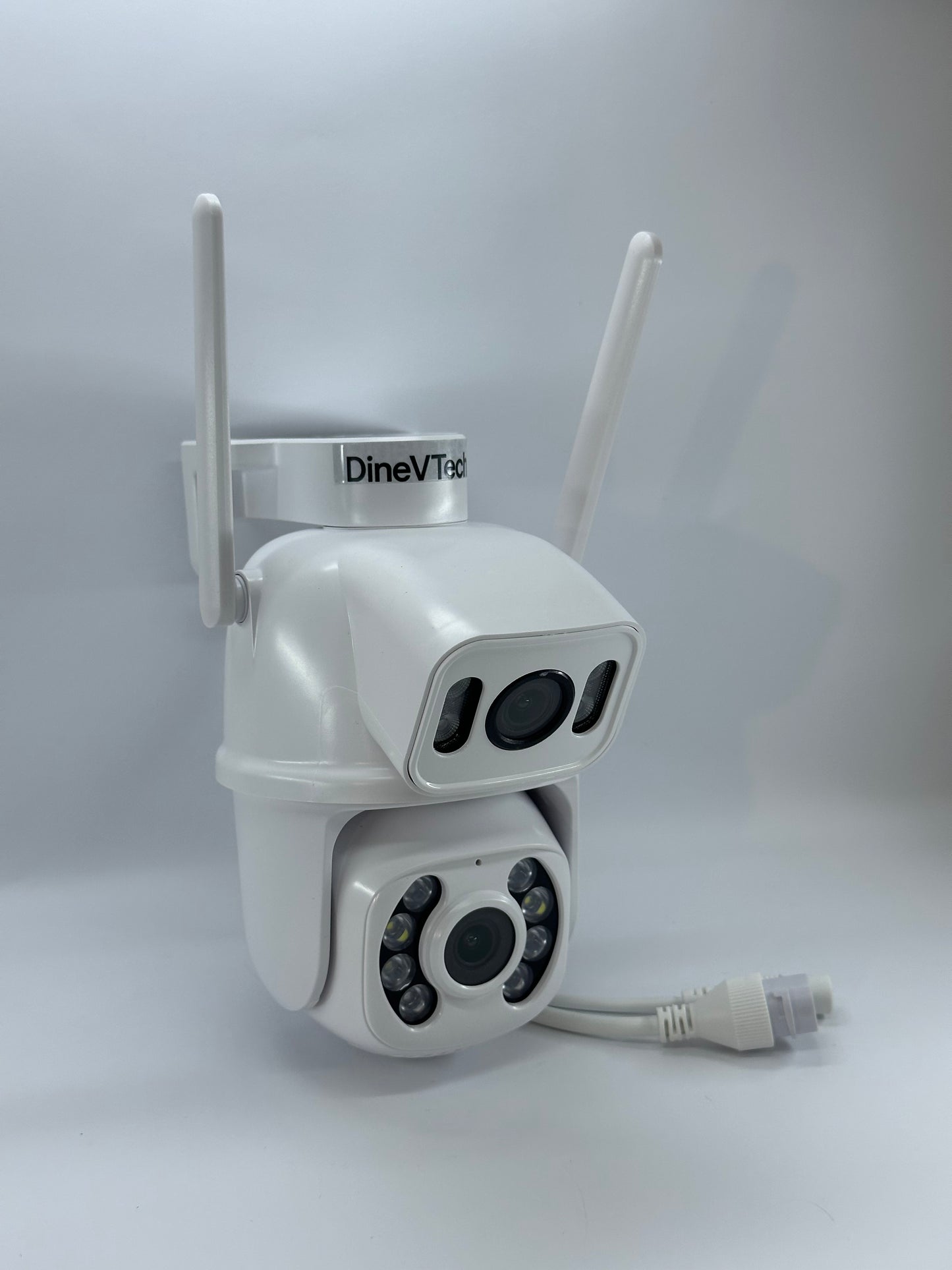 iCSee DineVTech Dual 5+5MP WiFi PTZ Камера с Автоматично Проследяване и Нощно Виждане до 50 м