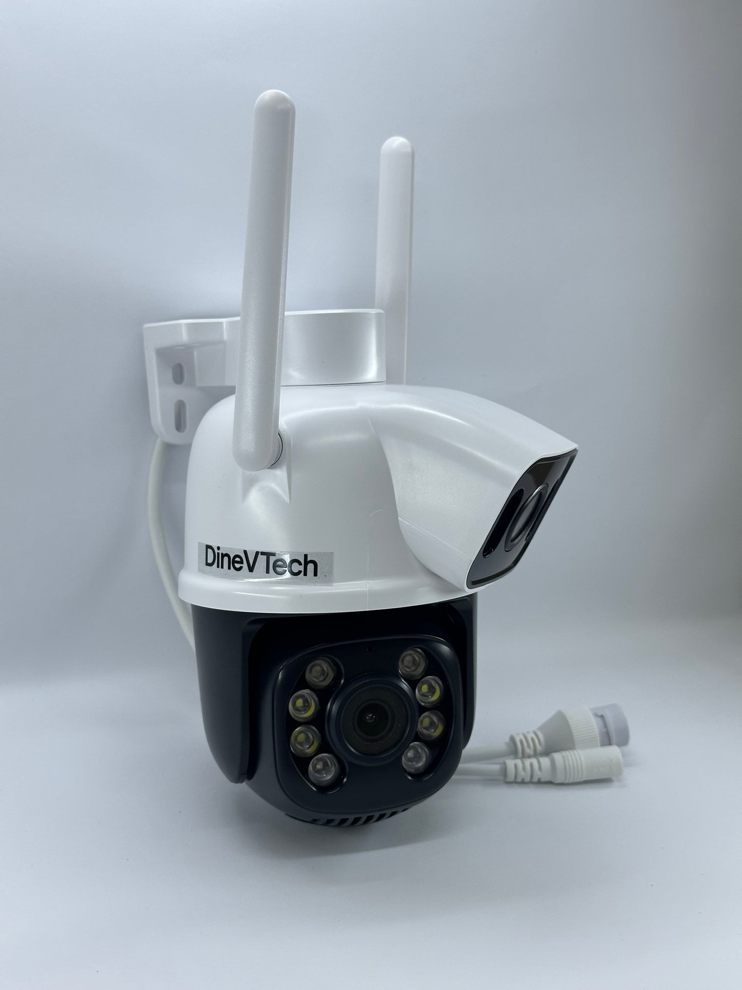 iCSee DineVTech Dual 5+5MP WiFi PTZ Камера с Автоматично Проследяване и Нощно Виждане до 50 м