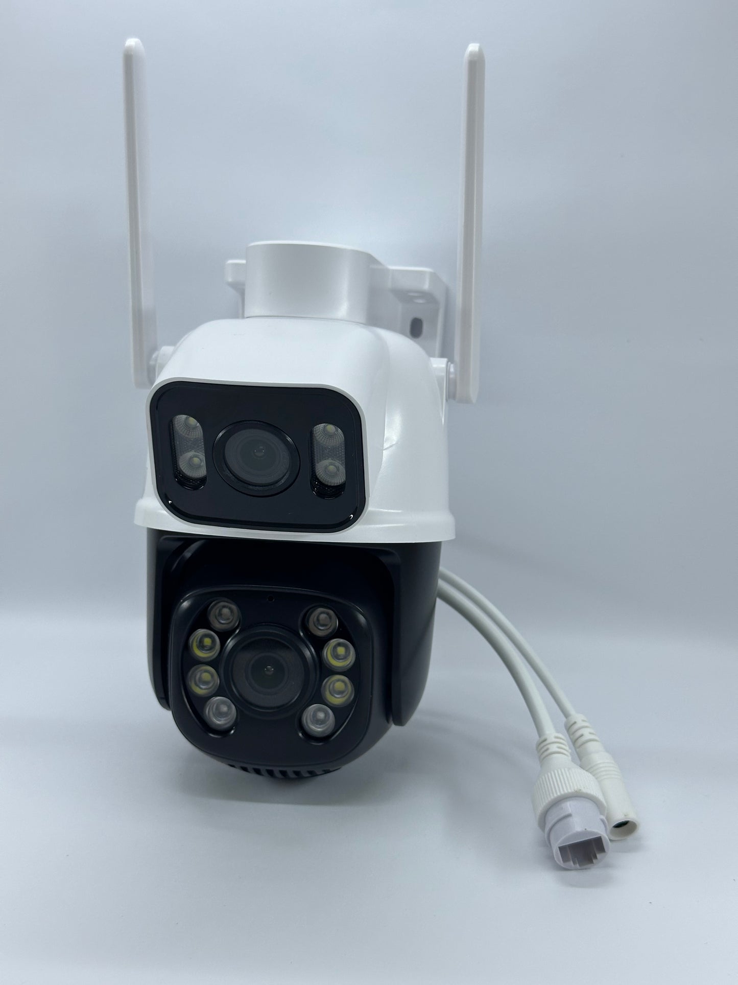 iCSee DineVTech Dual 5+5MP WiFi PTZ Камера с Автоматично Проследяване и Нощно Виждане до 50 м