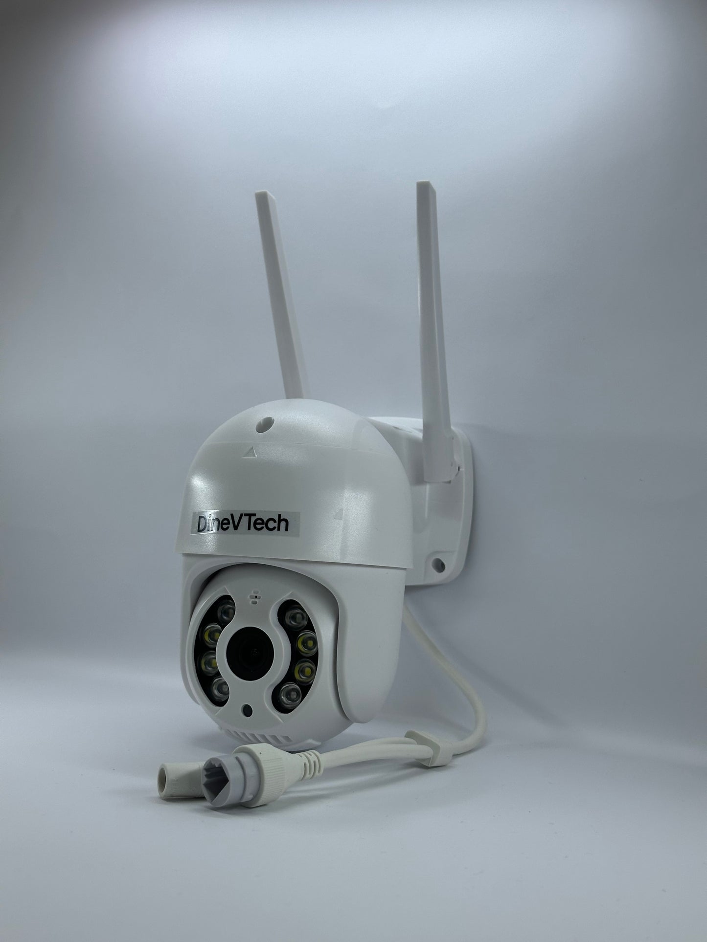 iCSee DineVTech 5MP WiFi PTZ Камера с Автоматично Проследяване и Нощно Виждане до 50 м