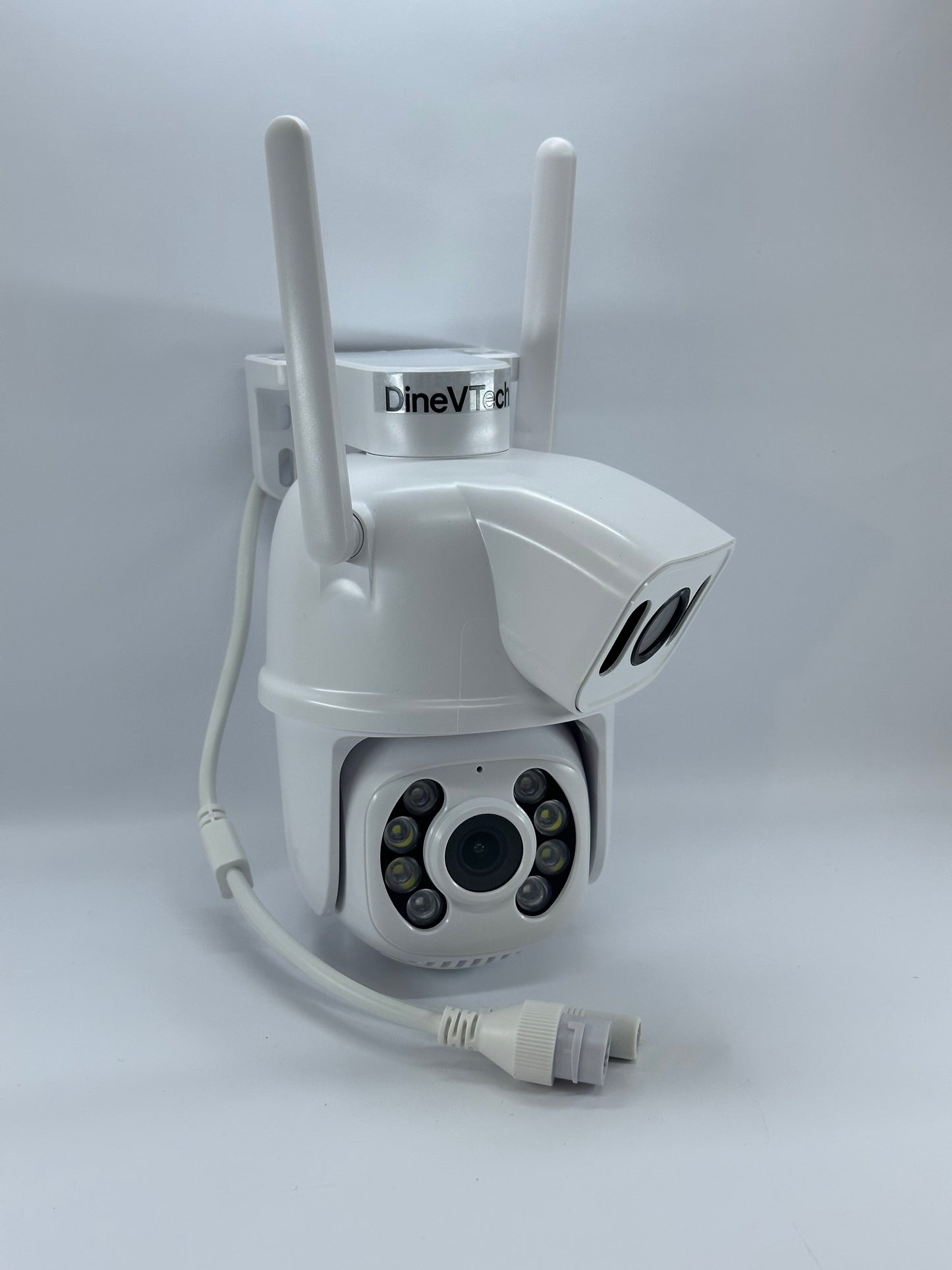 iCSee DineVTech Dual 5+5MP WiFi PTZ Камера с Автоматично Проследяване и Нощно Виждане до 50 м